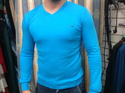 Яркий современный свитер Tommy Hilfiger одежда мирового бренда в Спб