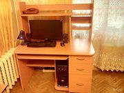 Компьютерный стол б/у продам в Санкт-Петербурге