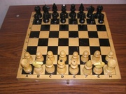 Деревянные шахматы с деревянной доской